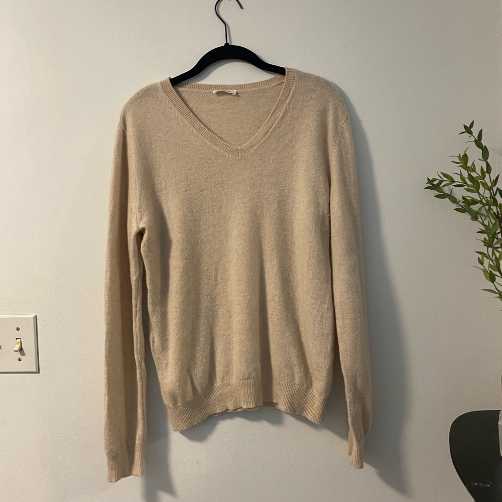 Women's V-Neck Sweater - Cream
